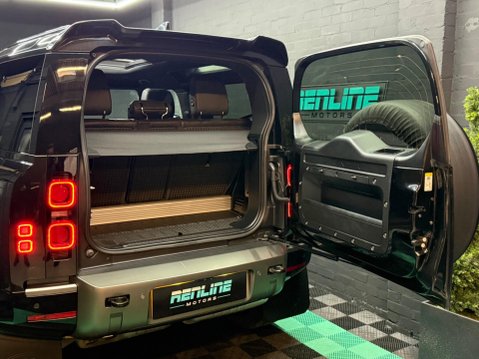 Land Rover Defender 3.0 D250 MHEV X-Dynamic S Auto 4WD Euro 6 (s/s) 3dr 42