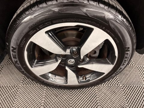 Nissan Qashqai 1.2 DIG-T N-Connecta XTRON 2WD Euro 6 (s/s) 5dr 39