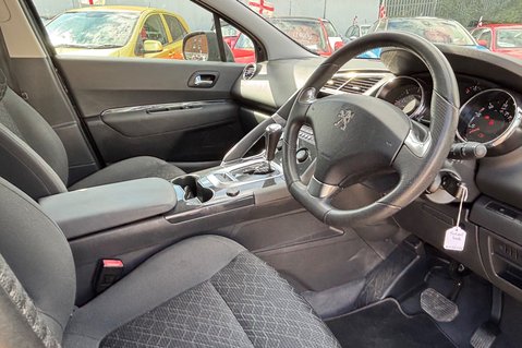 Peugeot 3008 BLUE HDI S/S ACTIVE.. AUTOMATIC.. 1 PREVIOUS KEEPER.. 4 SERVICES.. STUNNING 12