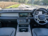 Land Rover Defender P400e XS Edition 12