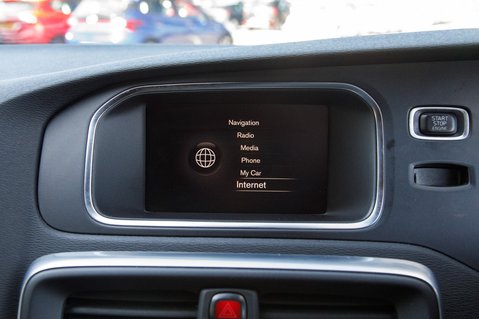 Volvo V40 T2 R-DESIGN NAV PLUS 28