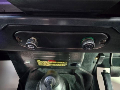 Land Rover Defender 90 HARD-TOP TD5 21
