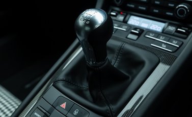 Porsche 911 GT3 Touring (991.2) 22