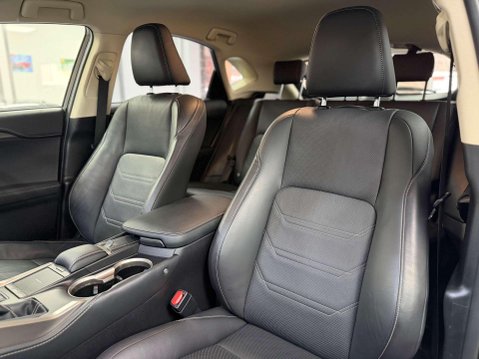 Lexus NX 2.5 300h Luxury SUV 5dr Petrol Hybrid E-CVT 4WD Euro 6 (s/s) (197 ps) 6