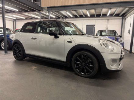 Mini Hatch 1.5 Cooper Auto 3dr