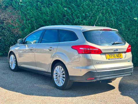 Ford Focus TITANIUM X 5
