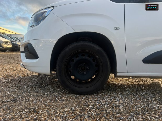 Vauxhall Combo SWB L1H1 Low Roof Sportive 2300 Air Con Sensors EURO 6 NO VAT 22