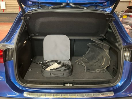 Mercedes-Benz EQA EQA 300 4Matic AMG Line Premium Plus Auto Electric 66 KWH PAN ROOF/HEADS UP 10