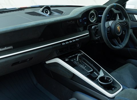 Porsche 911 DAKAR (992) 20