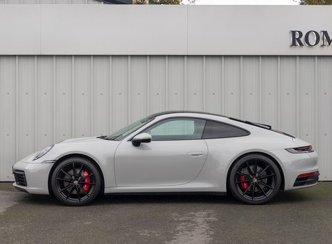 Porsche 911 Carrera S (992) 2