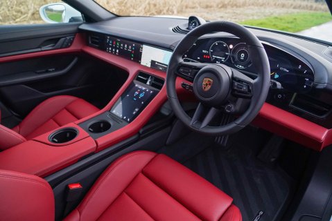 Porsche Taycan Performance Plus 93.4kWh 10