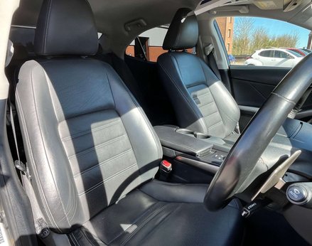 Lexus Is 2.5 IS 300h Advance CVT 4dr 58