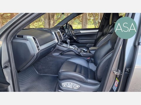 Porsche Cayenne 3.6T V6 GTS SUV 5dr Petrol TiptronicS 4WD Euro 6 (s/s) (440 ps) 4