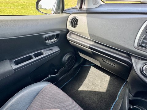 Toyota Yaris VVT-I SR 32