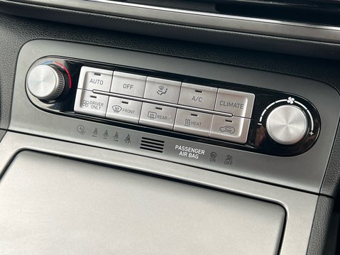Hyundai KONA PREMIUM 26
