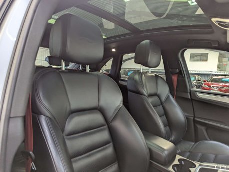 Porsche Macan 3.0 Macan GTS Semi-Auto 4WD 5dr 50