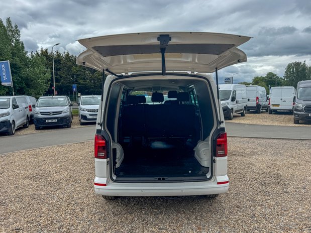 Volkswagen Transporter Crew Cab AUTO LWB L2H1 Highline T32 A/C Alloys Sensors EURO 6 NO VAT 12