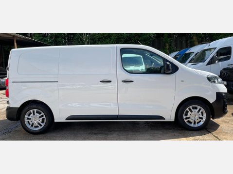 Vauxhall Vivaro 1.5 Turbo D 2700 Dynamic Panel Van 6dr Diesel Manual L1 H1 Euro 6 (s/s) (10 7