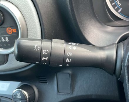 Toyota Yaris 1.5 Yaris T4 Hybrid CVT 5dr 37