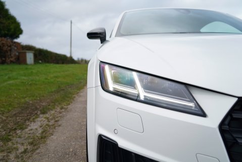 Audi TT TFSI BLACK EDITION 18