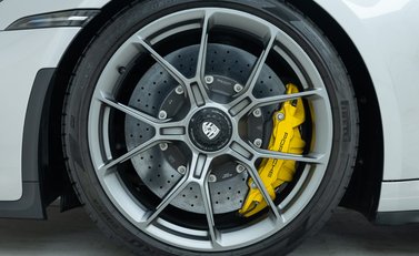 Porsche 911 GT3 Touring (992) 25