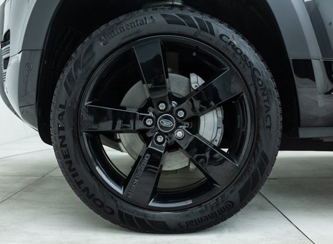 Land Rover Defender 110 D300 X-Dynamic HSE 25