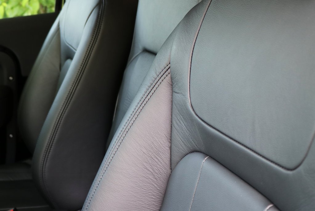 Defender 90 Commercial 12