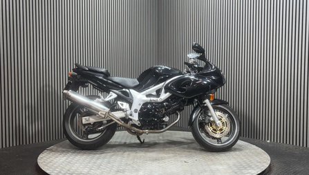 Suzuki SV650 2000 25K 1 OWNER PROJECT BIKE SPARES OR REPAIR 650CC A2
