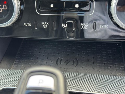 Jaguar XE 2.0 P250i R-Dynamic S Auto Euro 6 (s/s) 4dr 34
