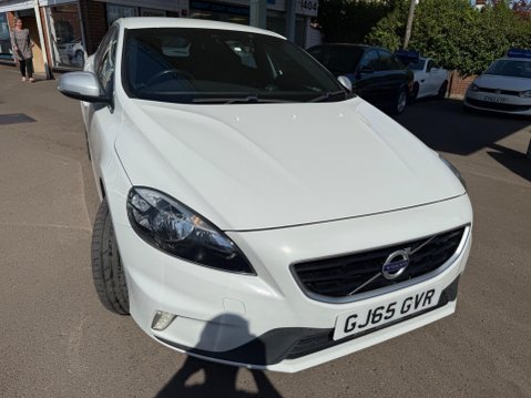 Volvo V40 2.0 T2 R-Design Euro 6 (s/s) 5dr 11