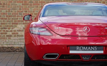 Mercedes-Benz SLS AMG 13