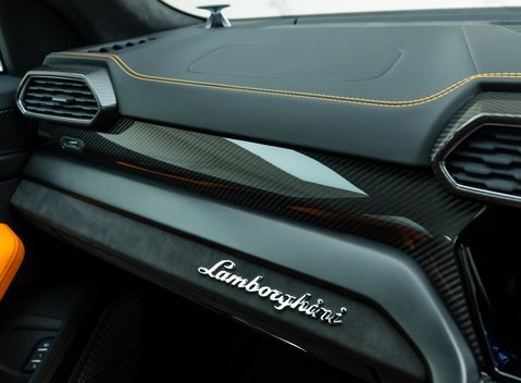 Lamborghini Urus Pearl Capsule 24