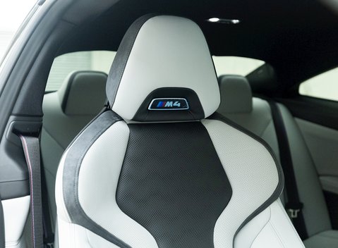 BMW M4 Competition XDrive 11