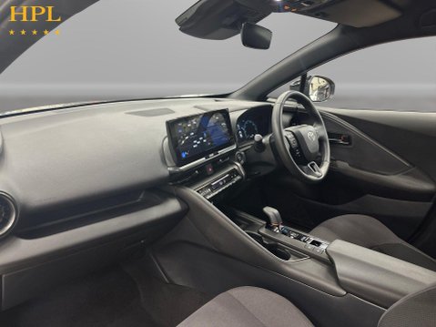 Toyota C-HR 2.0 VVT 13.6kWh Design SUV 5dr Petrol Plug-in Hybrid CVT Euro 6 (s/s) (223 15