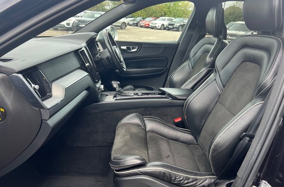 Volvo XC60 T5 R-DESIGN AWD PETROL AUTO 27