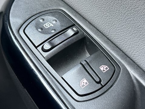 Vauxhall Corsa 1.4 Diamond 5dr 33