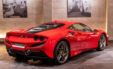 Ferrari F8 Tributo 5