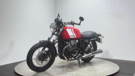 Moto Guzzi V7 ABS SPECIAL 2015 ONLY 7K MOT EXCELLENT CONDITION RETRO 744CC 5