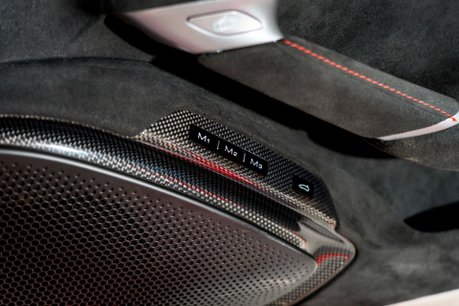 Ferrari Roma WARRANTY. PASSENGER DISPLAY. CARBON STEERING WHEEL. MAGNERIDE SUSPENSION. 47