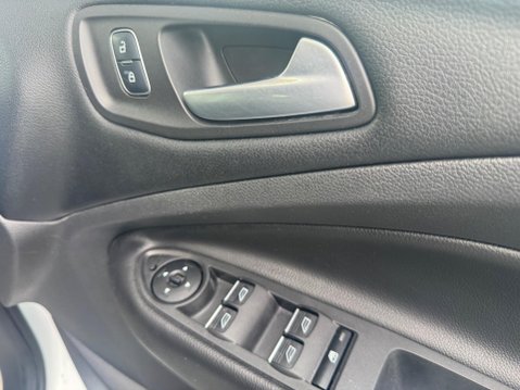 Ford Kuga 2.0 TDCi EcoBlue Zetec AWD Euro 6 (s/s) 5dr 19