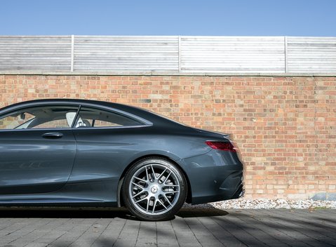 Mercedes-Benz S Class S63 Coupe 25