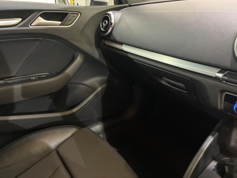 Audi A3 1.6 TDI S line S Tronic Euro 6 (s/s) 4dr (Nav) 30