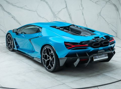 Lamborghini Revuelto 12