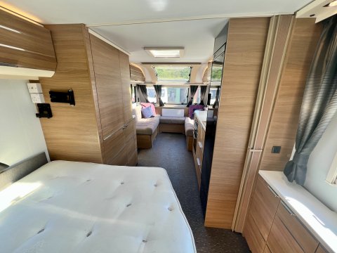 Adria Adora Thames 613 UT 25