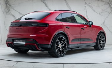 Porsche Macan GTS Electric 6