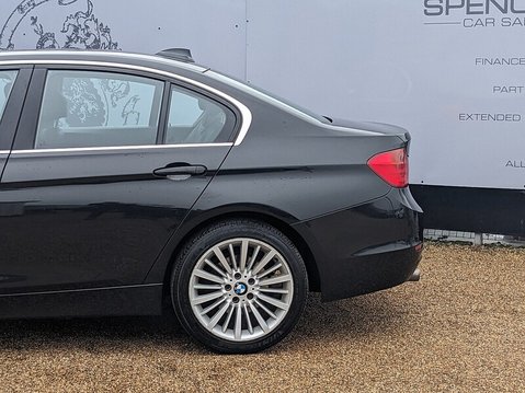 BMW 3 Series 320D LUXURY 6
