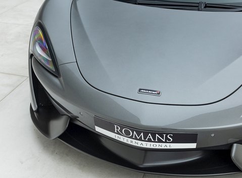 McLaren 570S Spider 32