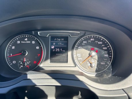 Audi Q3 TFSI S LINE NAVIGATION 35