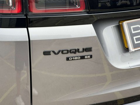 Land Rover Range Rover Evoque 2.0 Range Rover Evoque R-Dynamic SE D Automatic 4WD 5dr *NATIONAL DELIVERY* 57