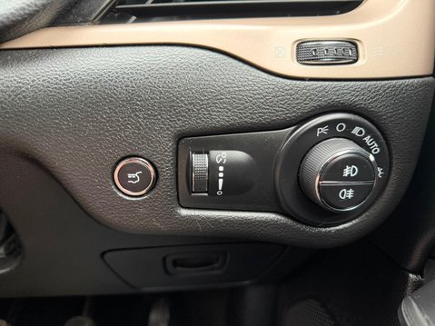 Jeep Cherokee 2.0 CRD Limited 4WD Euro 5 (s/s) 5dr 14